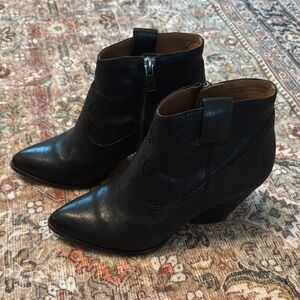 Black leather Ankle Boots - Frye - size 5.5 ladies